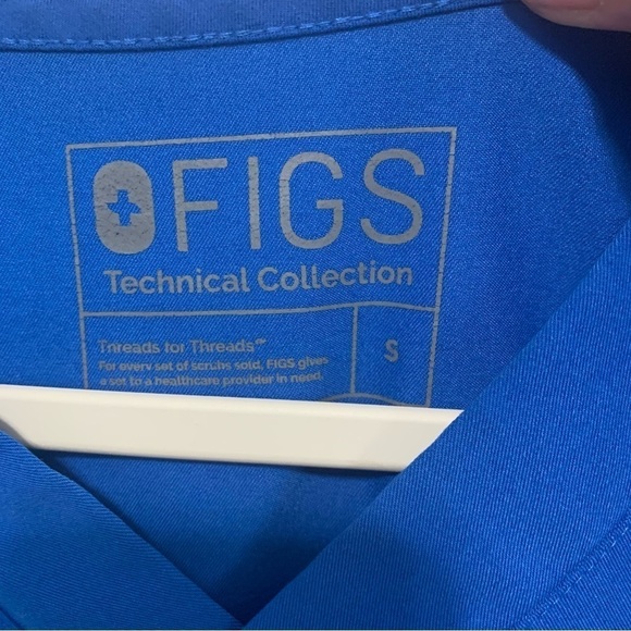 Figs Leon Three Pockets Technical Collection Men’s Blue Short Sleeve Scrub Top - Picture 2 of 6